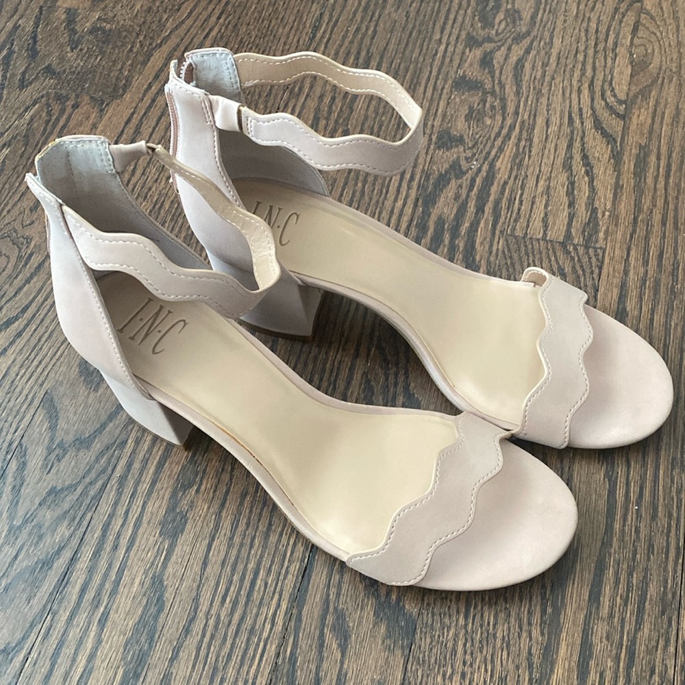 Tan low block heals